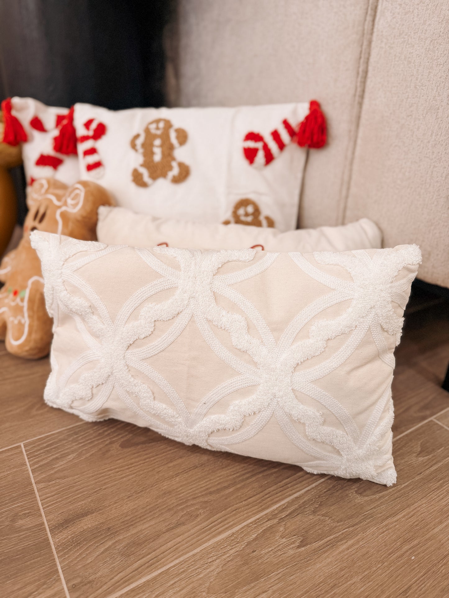 Snowfall Luxe Cushion – 30 x 50 cm