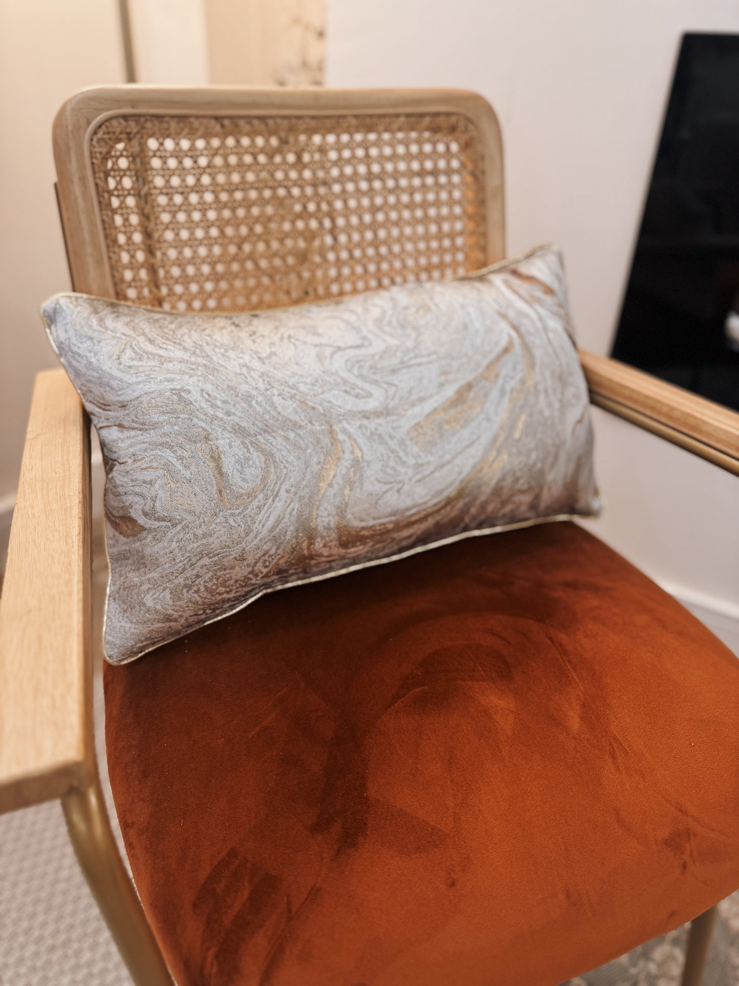 Marble Swirl Cushion 30 × 50 cm – Includes Inner