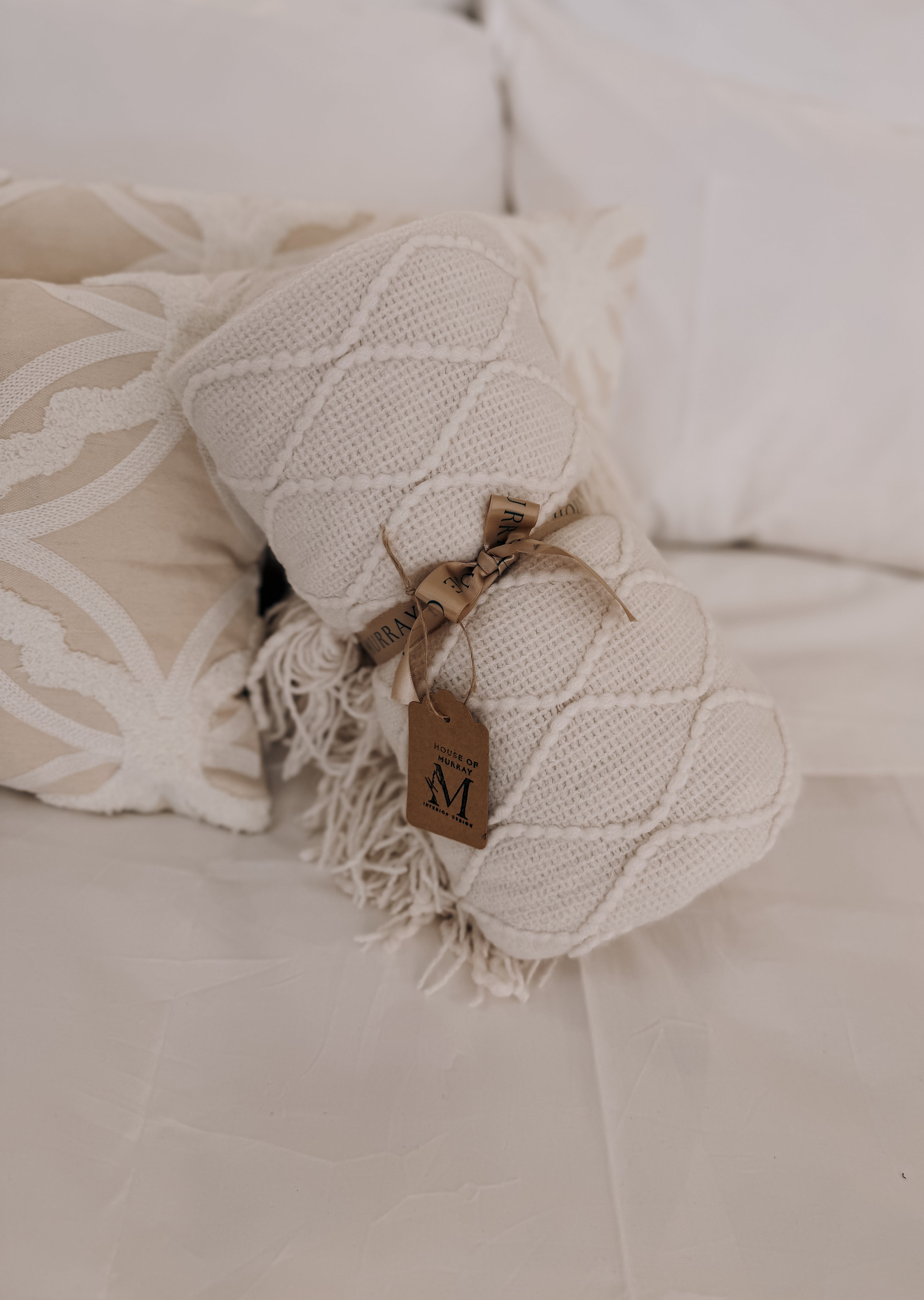 Textured Neutral Throw – 127 × 172 cm